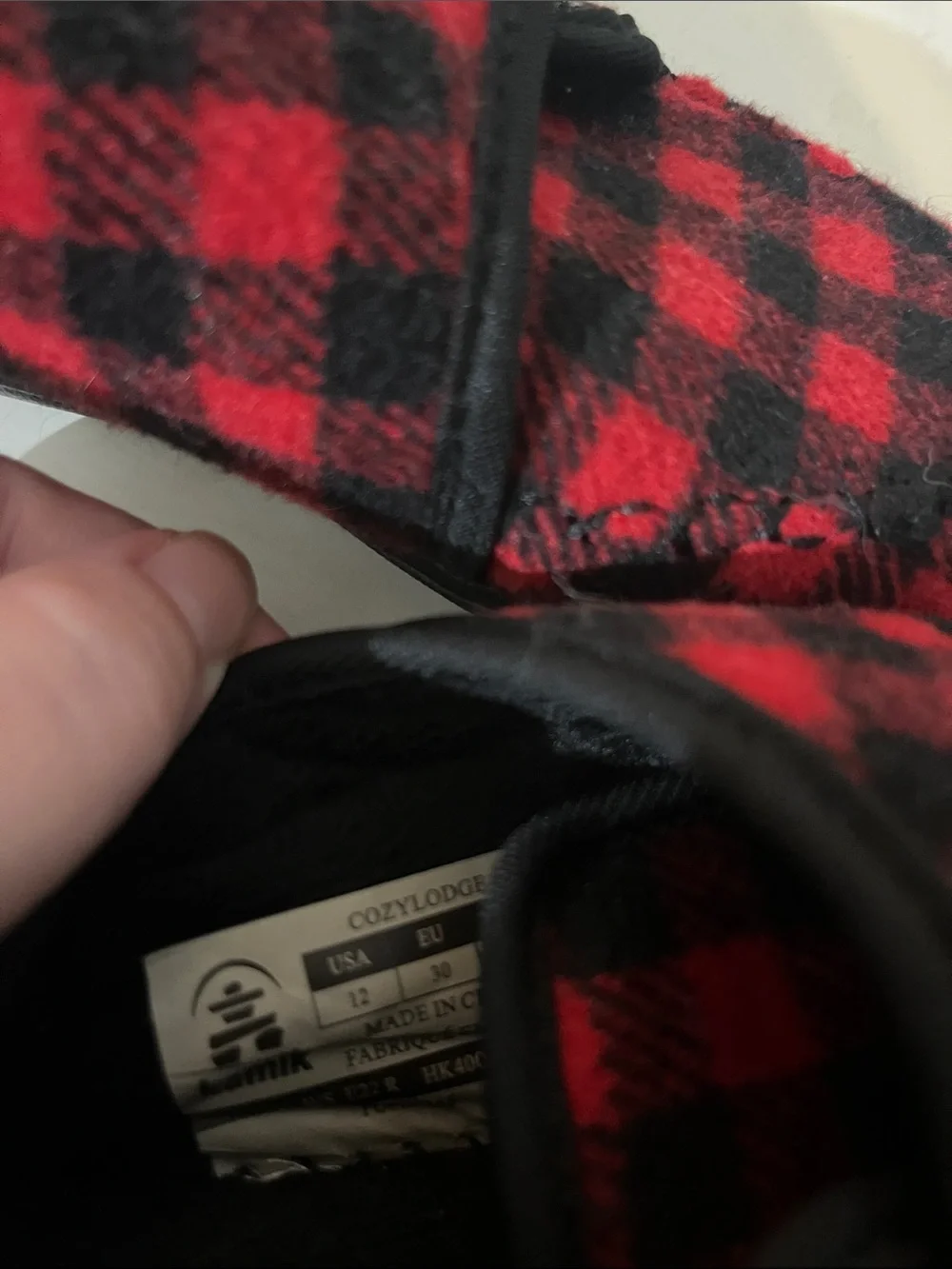 Kamik Kid’s Buffalo Check Plaid Red Black Hardsole slippers Size 12